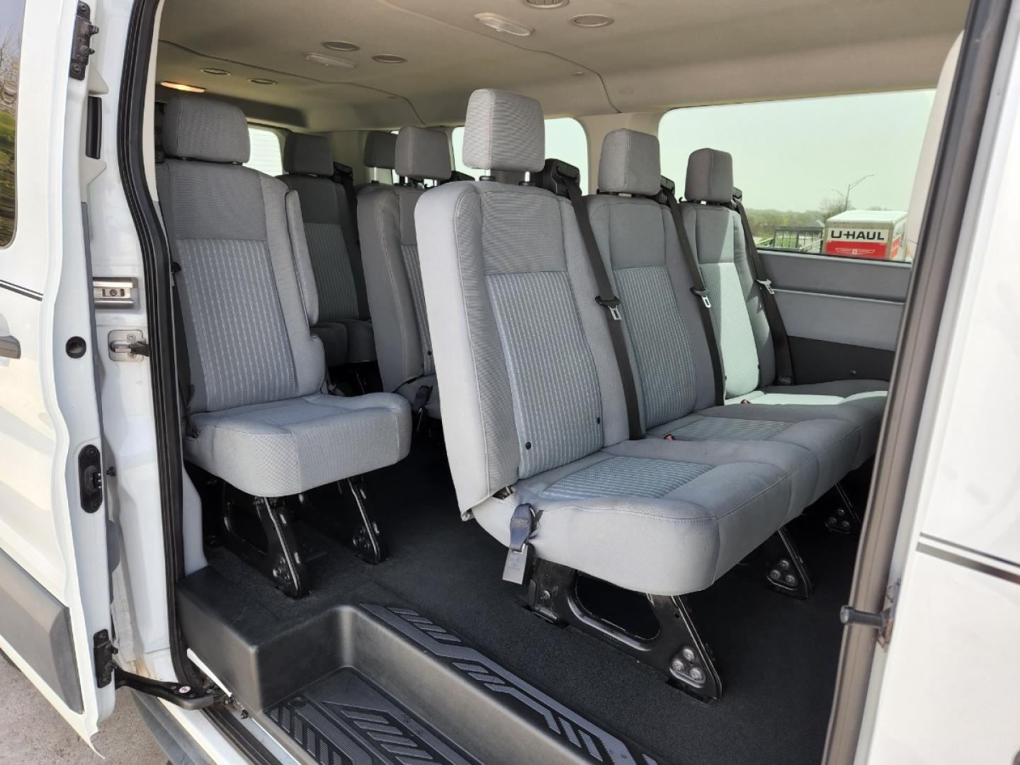 2018 White /Gray Ford Transit 350 Wagon Low Roof XLT w/Sliding Pass. 148-in. WB (1FBZX2YG8JK) with an 3.5L V6 DOHC 24V engine, 6A transmission, located at 205 W Nobes Rd, York, NE, 68467, (402) 362-5933, 40.857784, -97.594452- Photo#4